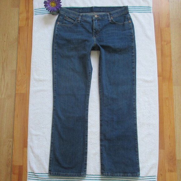 WRANGLER Jeans Mid-Rise Bootcut Denim Size 13/14 - Picture 1 of 8